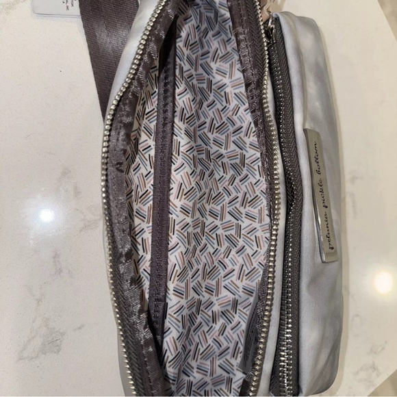 Petunia Pickle Bottom All-Around Belt Bag Smoke Swirl 5.1”H x 14.6””W x 3.5”D - Picture 8 of 9
